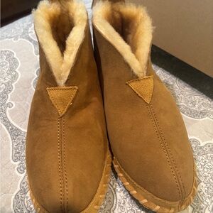 L.L. Bean Tan Shearling Women’s Slippers